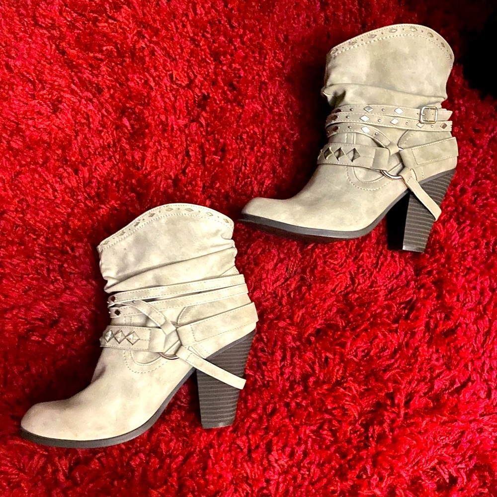 brand new wide a ankle boots